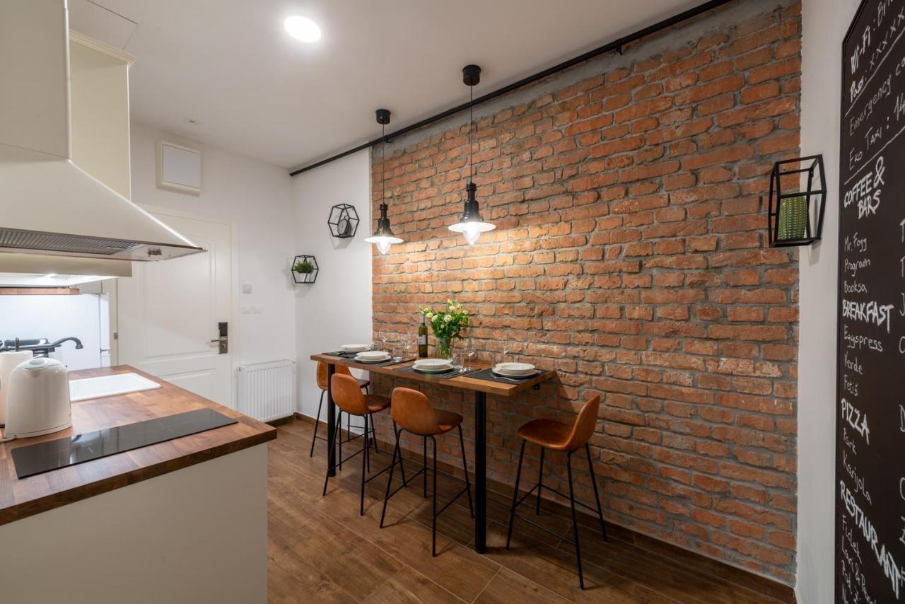 Brickwall Apartments Zagabria Esterno foto
